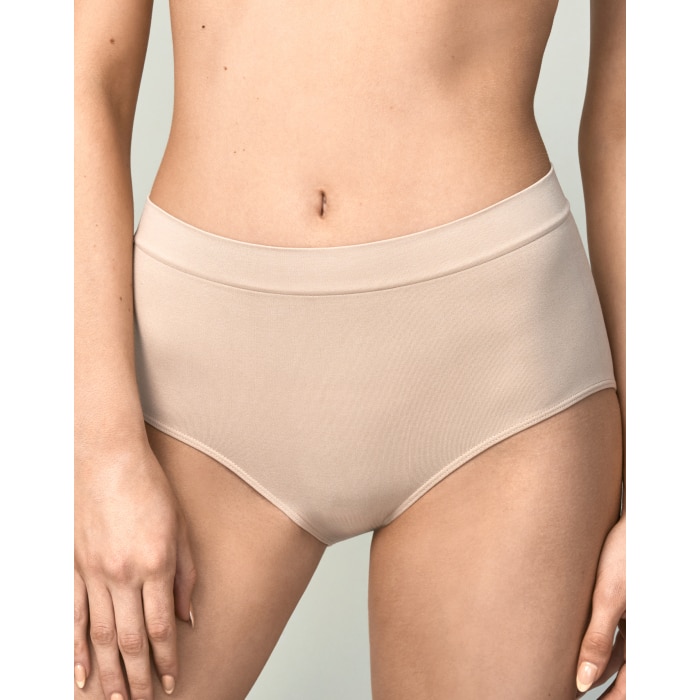 Bali Seamless All Over Smoothing Brief