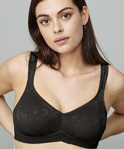 WonderBra Wireless Bra with Wide Underbust Wonderband